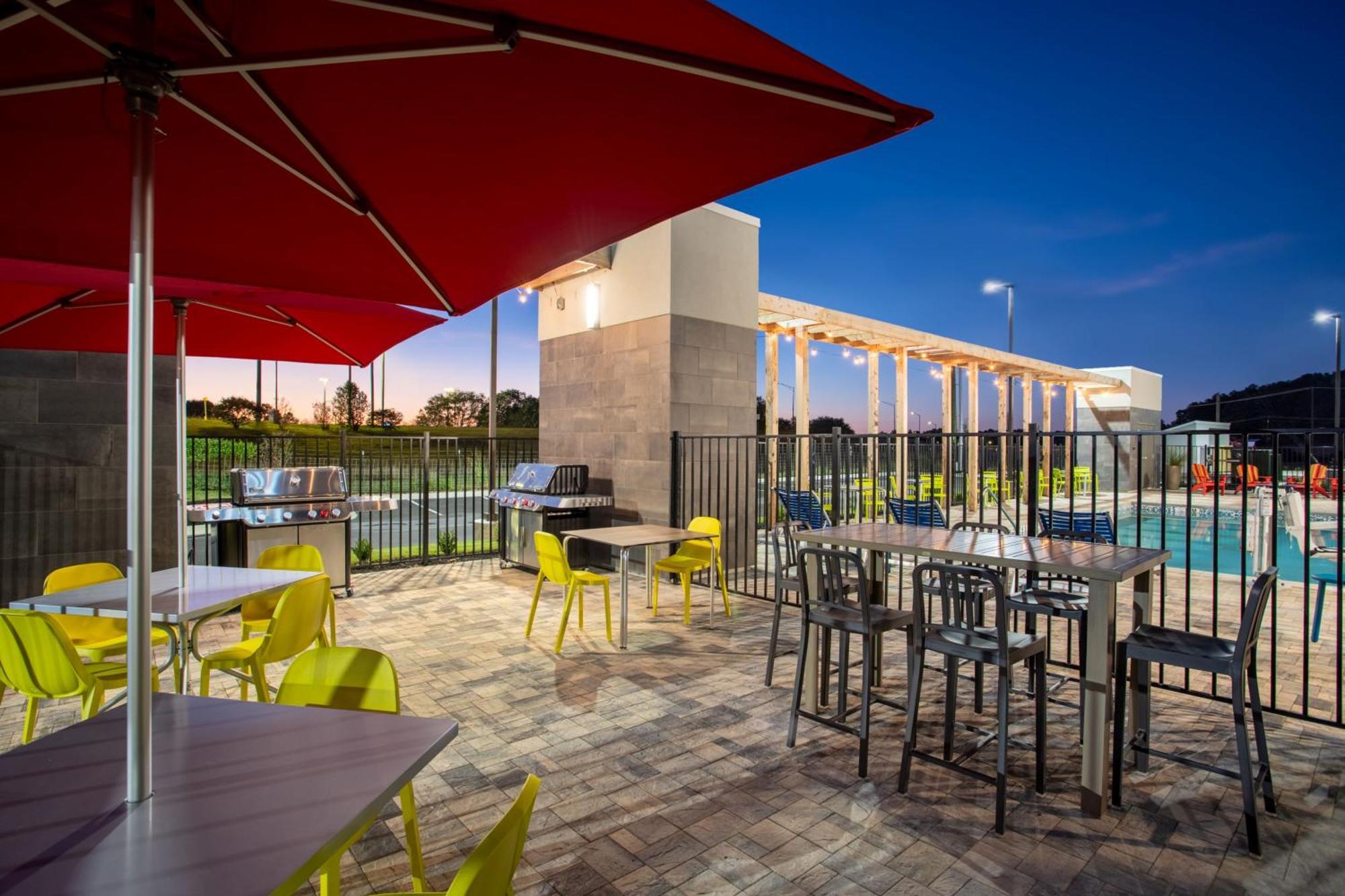 Home2 Suites By Hilton Calhoun Exterior photo